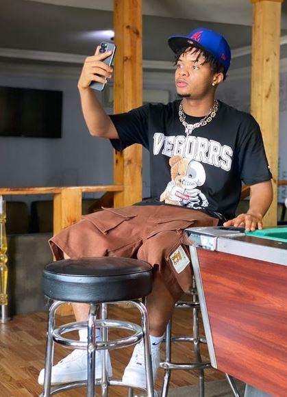 Social Media Users Slam Singer, Crayon, After Revealing Why He Hasn’t Visited His Parents In 5 years